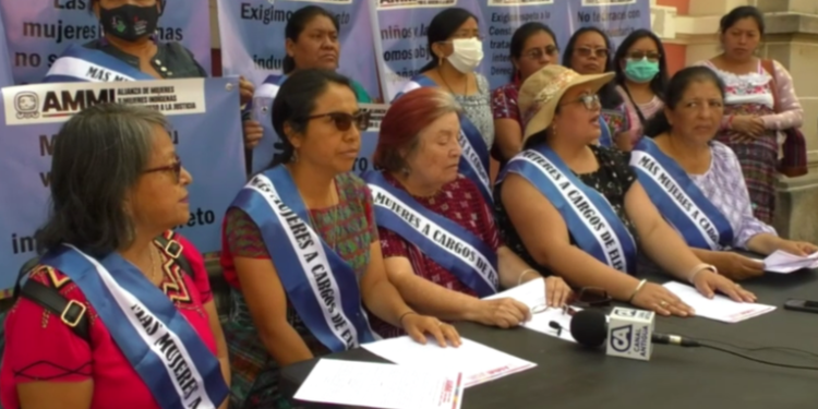 Organizaciones feministas piden al TSE que se prohíba uso de imágenes de mujeres y niños en campañas políticas