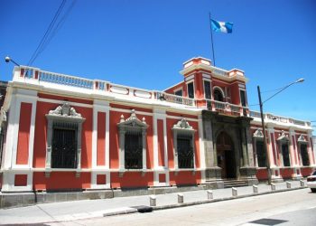 Organizaciones sociales exigen al TSE cancelar las compras de sistemas informáticos