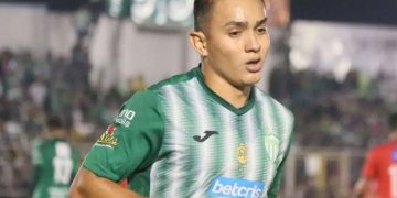 Oscar Santis deja Antigua GFC para jugar en Georgia