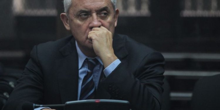 Otorgan medida sustituiva al expresidente Otto Pérez Molina
