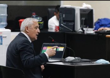 Otto Pérez Molina y Roxana Baldetti declaran en caso la lí­nea