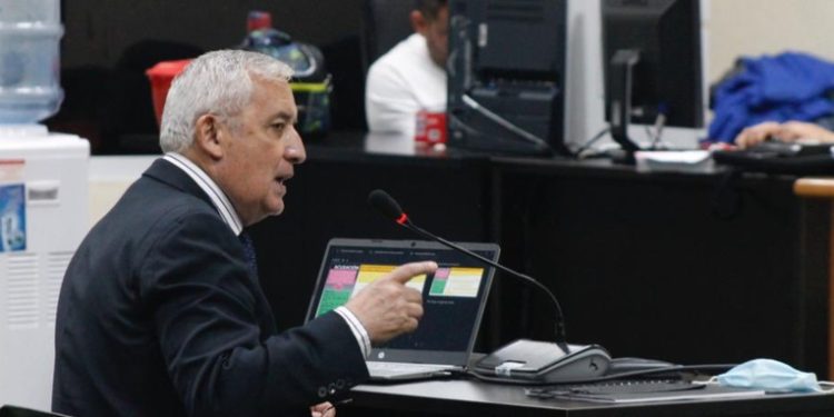 Otto Pérez Molina y Roxana Baldetti declaran en caso la lí­nea