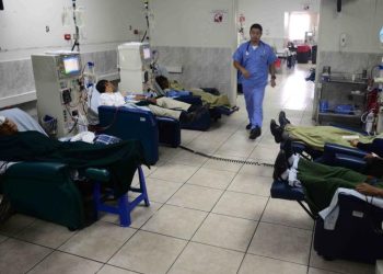 Pacientes renales claman por acceso a tratamientos en medio de bloqueos y manifestaciones