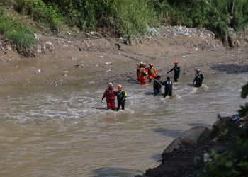 Padres de menor desaparecido en río Las Vacas sugieren posible secuestro, Ministerio Público investiga