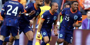 Países Bajos somete a Rumanía y vuelve a los cuartos de final de la Eurocopa dieciséis años después