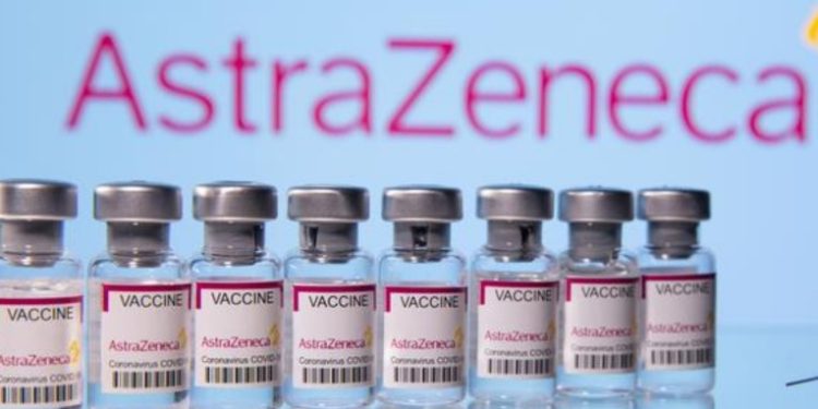 Países europeos suspenden vacunación con AstraZeneca