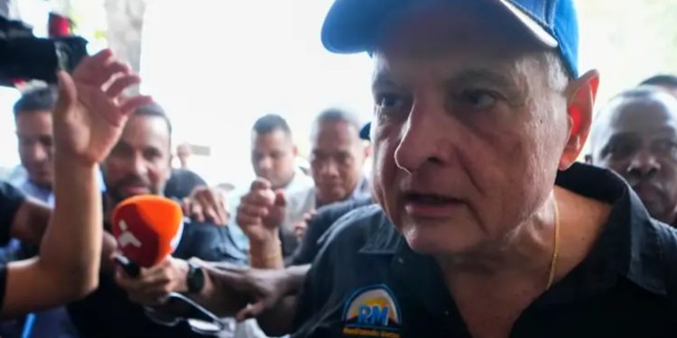 Panamá llama a su embajador en Nicaragua por caso Martinelli