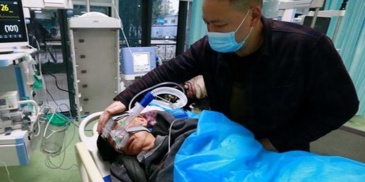 Pandemia de covid-19 costó más de 300 millones de años de vida, según la OMS