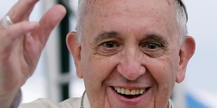 Papa Francisco es hospitalizado por problemas respiratorios