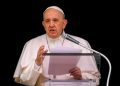 Papa Francisco le pide a Putin que detenga la guerra y rechaza anexiones