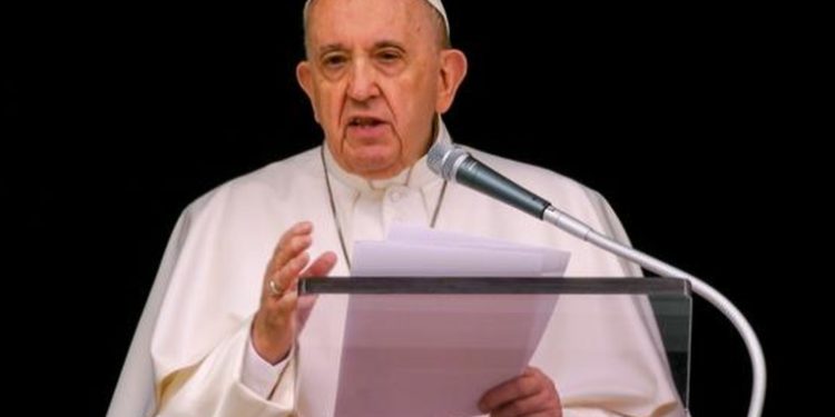 Papa Francisco le pide a Putin que detenga la guerra y rechaza anexiones