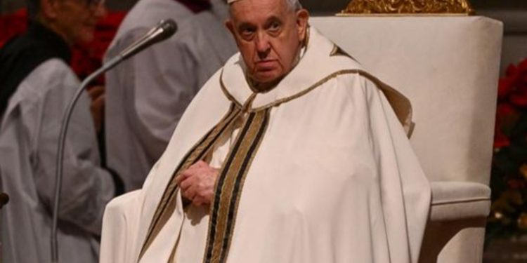 Papa Francisco pide el fin de la violencia en Perú