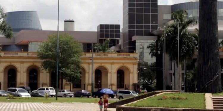 Paraguay: exigen renuncia de Enrique Riera y Carlos Benítez