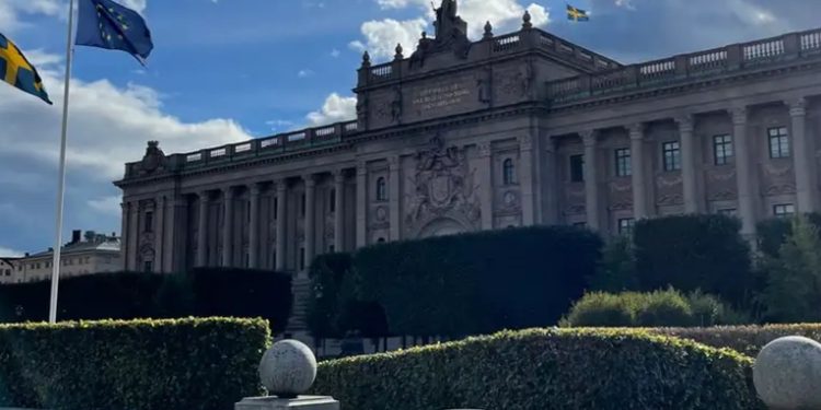 Parlamento sueco ratifica acuerdo de defensa con EE.UU.