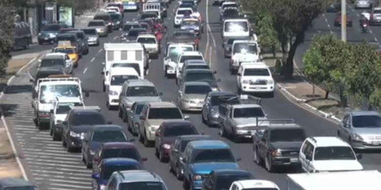 Parque vehicular en el país supera los 5.3 millones de unidades vehicular