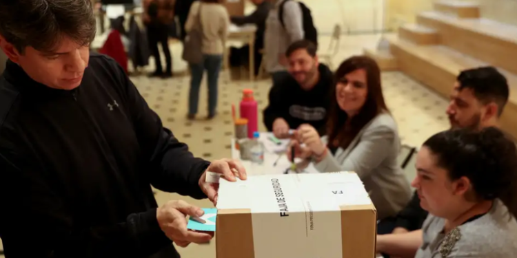 Partido de Milei gana comicios legislativos en Buenos Aires
