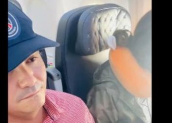 Pasajera increpa a juez del caso Corrupción Semilla durante vuelo a Panamá
