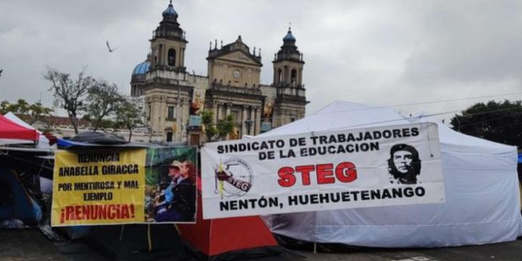 PGN pide hacer cumplir amparo que ordena a maestros regresar a clases