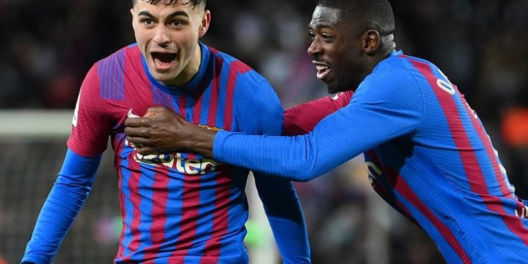 Pedri mantiene viva la Liga para el Barí§a