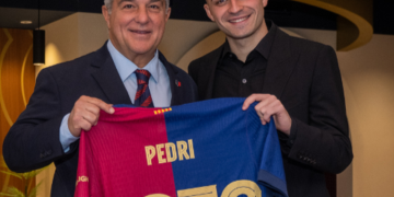 Pedri renueva con el FC Barcelona hasta 2030