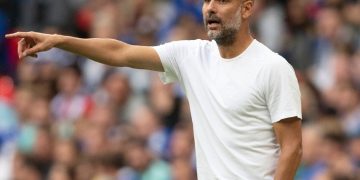 Pep Guardiola es sometido a una cirugía de emergencia en la espalda