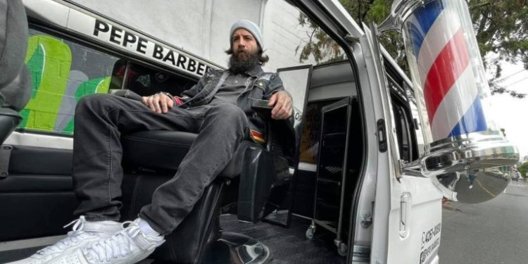 Pepe Barbero, el barber truck que hará cortes de cabello gratis