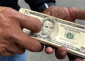 Persiste brecha salarial entre hombres y mujeres en El Salvador