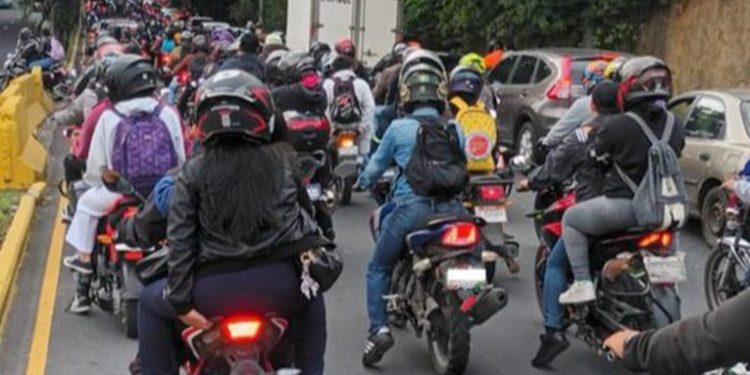 Persisten los bloqueos y protestas en el país a los 17 días de inicio