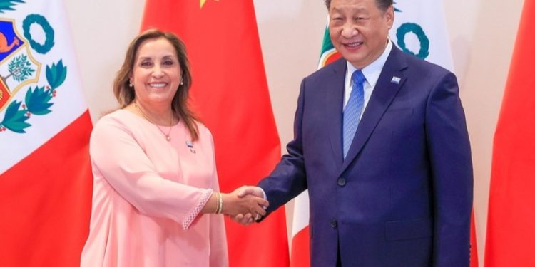Perú y China acuerdan fortalecer su relación bilateral en reunión entre Boluarte y Xi Jinping