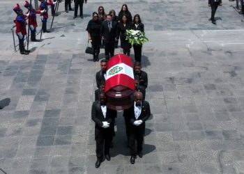 Peruanos despiden al expresidente Alberto Fujimori en Lima
