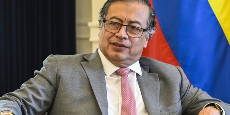 Petro emplaza a EE.UU. ante aires golpistas en Colombia