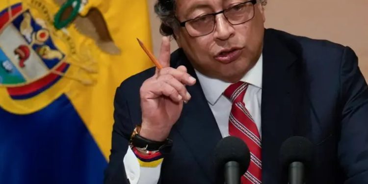 Petro: inhabilitación de Machado es golpe antidemocrático
