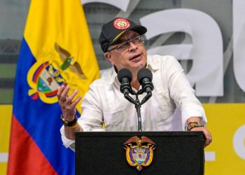 Petro lanza una advertencia a quienes cometan delitos desde la cárcel