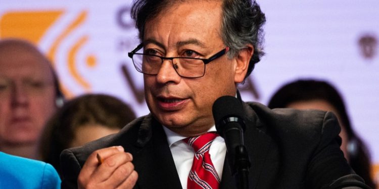 Petro participará de la conferencia de paz en Suiza y podría reunirse con Zelenski