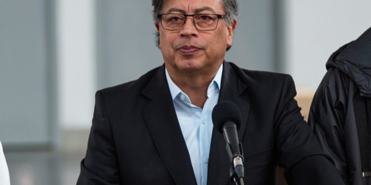 Petro ratifica apoyo a Arévalo en medio de las amenazas de un golpe de Estado en Guatemala