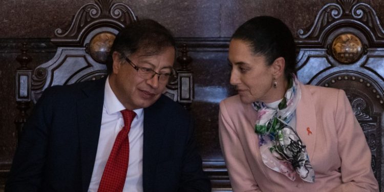 Petro revela que Sheinbaum ayudó al grupo guerrillero M-19 en los tiempos de la clandestinidad