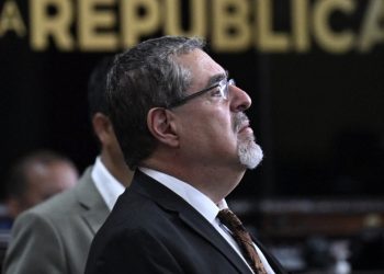 Petro y la OEA condenan el intento de