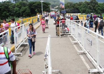Petro y Maduro anuncian reapertura de frontera común el 26 de septiembre