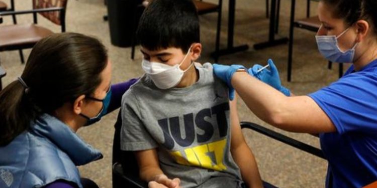 Pfizer pide administrar su vacuna a menores de entre 5 y 11 años en Estados Unidos.