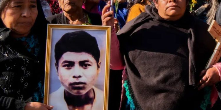 Piden a Bernardo Arévalo buscar a desaparecidos de Guatemala