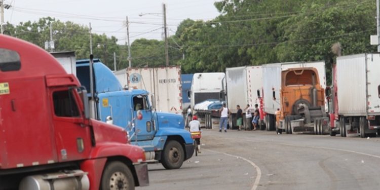 Piden establecer ví­as apropiadas para que el transporte pesado circule hacia ruta a El Salvador