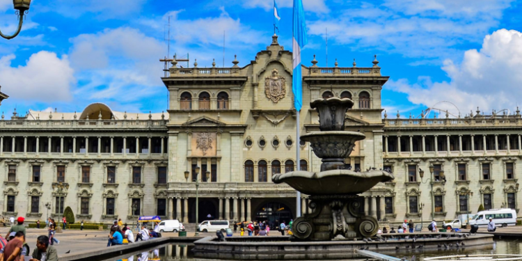 Piden que investiguen obras en Palacio Nacional de la Cultura