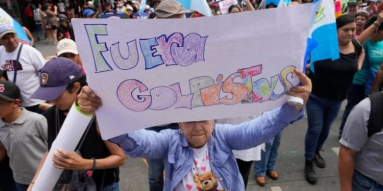 Piden renuncia de fiscal general por interferir en proceso electoral