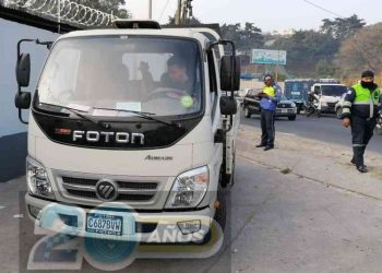 Piloto en estado de ebriedad colisiona con motorista a primeras horas de este miércoles