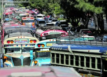 Pilotos del transporte extraurbano nuevamente bajo amenazas de extorsiones