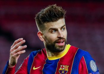 Piqué publica en Twitter una captura de pantalla de su sueldo y genera una ola de reacciones