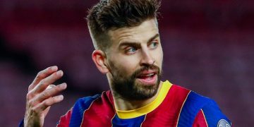 Piqué publica en Twitter una captura de pantalla de su sueldo y genera una ola de reacciones