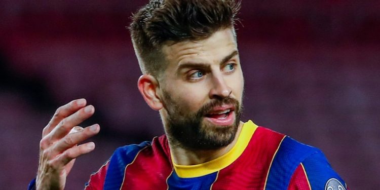Piqué publica en Twitter una captura de pantalla de su sueldo y genera una ola de reacciones