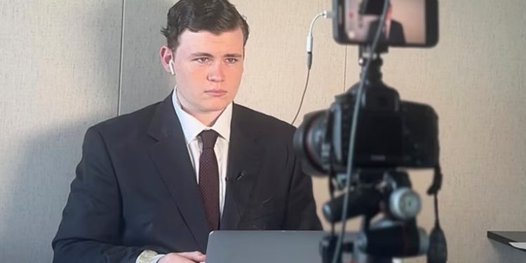 Plan de Australia para niños en redes sociales es popular pero problemática