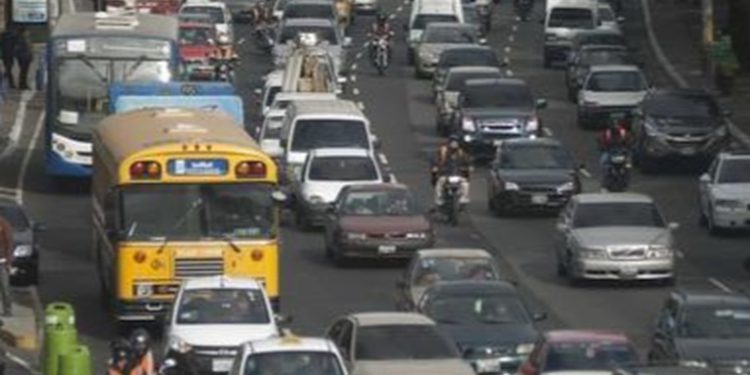 PMT y Policía de Tránsito implementan operativos especiales por caravanas de antorchas en la capital